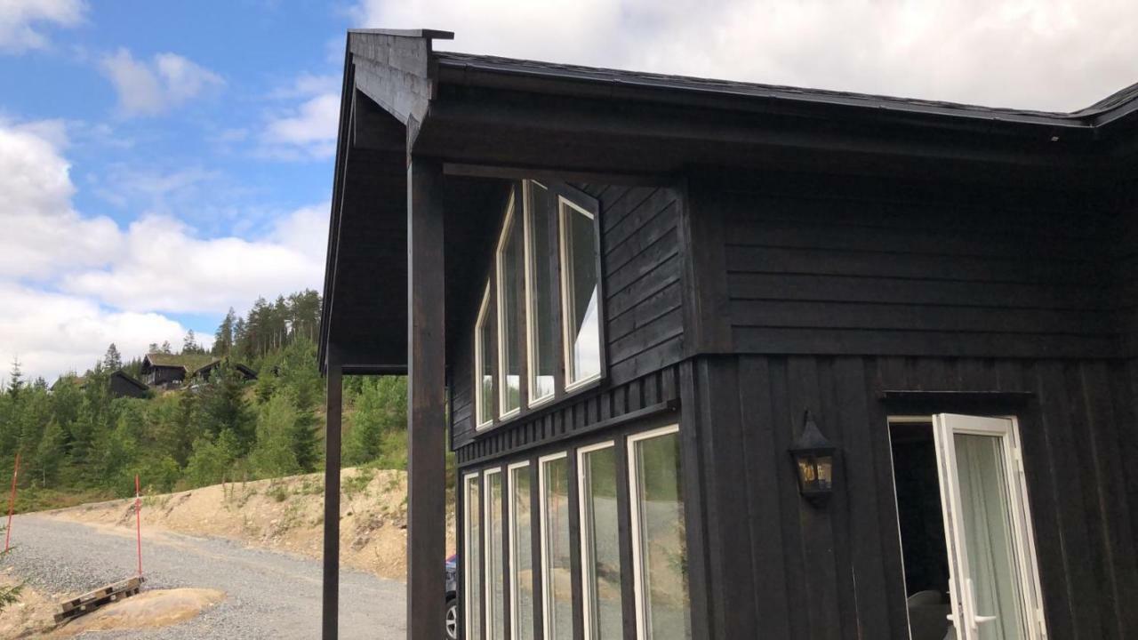 トリシル Lillebjornヴィラ エクステリア 写真